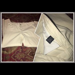 Women cream colored jeans